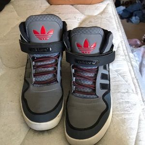 High top adidas black/gray&red shoes